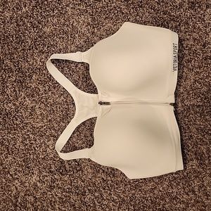 Victoria Secret Sports Bra - Size 40DD
